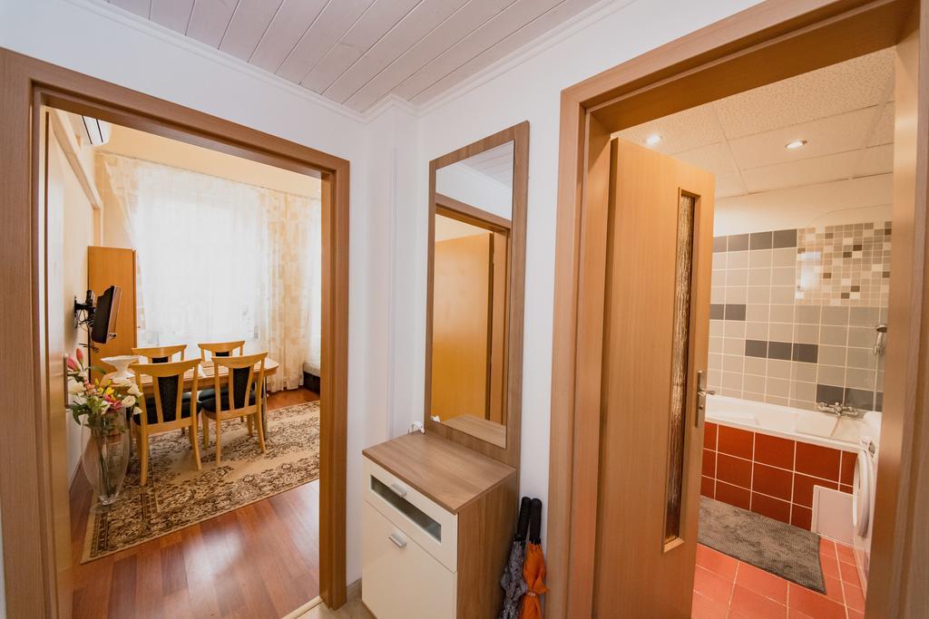 Apartment Aqua Vita Karlovy Vary Exterior photo